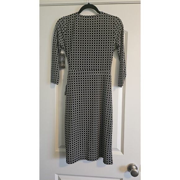Jayne Clay NWT Faux Wrap Dress Size S Geometric Pattern Black White Stretch - Picture 4 of 9